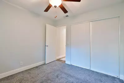 8075 La Riviera Drive, Sacramento, CA 95826 - Photo 21