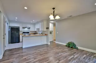 8075 La Riviera Dr, Sacramento, CA 95826 - Photo 7