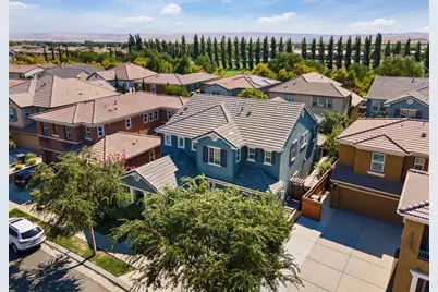 566 W Bonaventure Avenue, Mountain House, CA 95391 - Photo 33