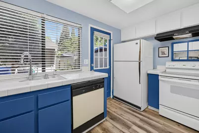 583 Leeward Way, Sacramento, CA 95831 - Photo 19