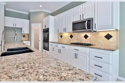 9404 Lyndley Plaza Way, Elk Grove, CA 95624 - Photo 15
