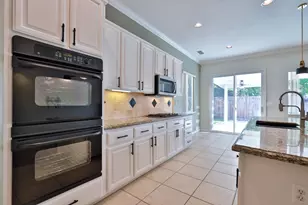 9404 Lyndley Plaza Way, Elk Grove, CA 95624 - Photo 17