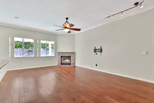 9404 Lyndley Plaza Way, Elk Grove, CA 95624 - Photo 11