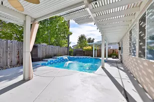 9404 Lyndley Plaza Way, Elk Grove, CA 95624 - Photo 3