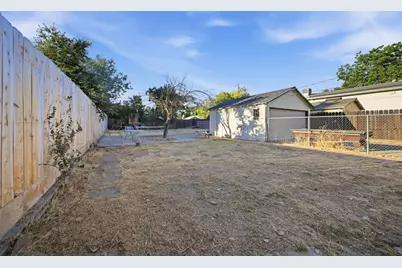 1651 Lucerne Avenue, Stockton, CA 95203 - Photo 23