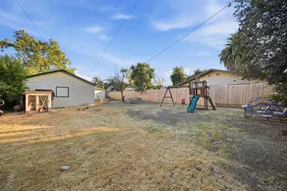 1651 Lucerne Avenue, Stockton, CA 95203 - Photo 25