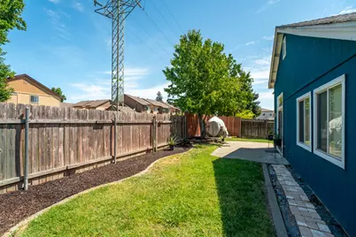 8499 Dartford Drive, Sacramento, CA 95823 - Photo 7