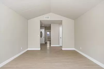 7653 Skiros Way, Sacramento, CA 95823 - Photo 9