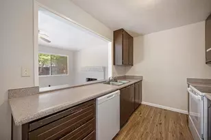 8287 Newfield Cir, Sacramento, CA 95828 - Photo 9