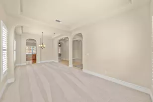 6384 Park Village St, Sacramento, CA 95822 - Photo 5