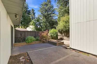 800 Elmhurst Circle, Sacramento, CA 95825 - Photo 43