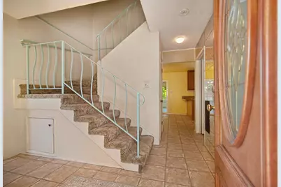 8975 Lanier Way, Sacramento, CA 95826 - Photo 9
