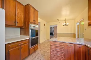 8975 Lanier Way, Sacramento, CA 95826 - Photo 15
