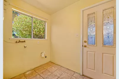 8975 Lanier Way, Sacramento, CA 95826 - Photo 17