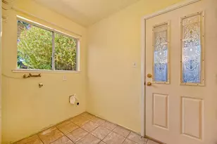 8975 Lanier Way, Sacramento, CA 95826 - Photo 17