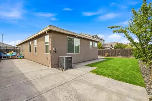 8237 Loyal Dr, Sacramento, CA 95829 - Photo 33