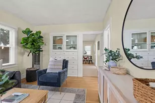 1911 20th St, Sacramento, CA 95811 - Photo 3