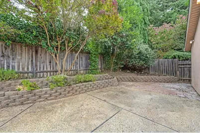 8709 Los Encantos Circle, Elk Grove, CA 95624 - Photo 25