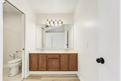 5112 Laguna Park Drive, Elk Grove, CA 95758 - Photo 37