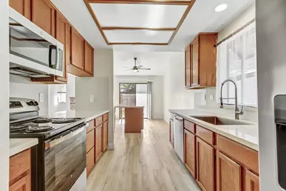 5112 Laguna Park Drive, Elk Grove, CA 95758 - Photo 17