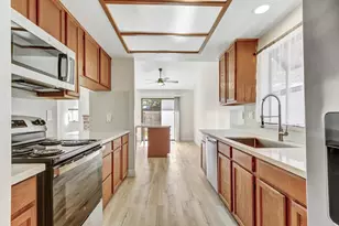 5112 Laguna Park Dr, Elk Grove, CA 95758 - Photo 17