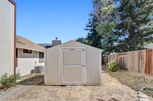 5112 Laguna Park Dr, Elk Grove, CA 95758 - Photo 45