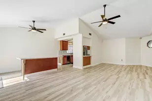 5112 Laguna Park Dr, Elk Grove, CA 95758 - Photo 9
