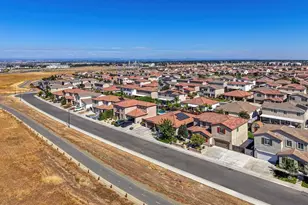 9081 Royal Gorge Loop, Roseville, CA 95747 - Photo 3