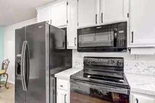 7850 Bonny Downs Way, Elk Grove, CA 95758 - Photo 15