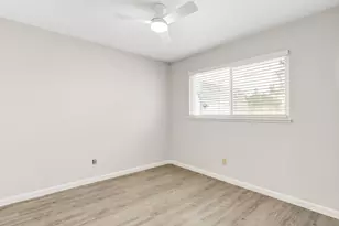 9049 Rosewood Dr, Sacramento, CA 95826 - Photo 29