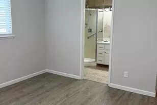 9049 Rosewood Dr, Sacramento, CA 95826 - Photo 21