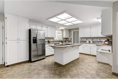 9049 Rosewood Drive, Sacramento, CA 95826 - Photo 13