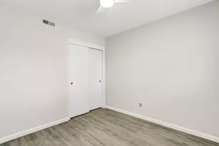 9049 Rosewood Dr, Sacramento, CA 95826 - Photo 27