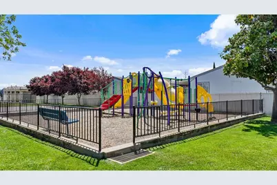Playground Way, Modesto, CA 95355 - Photo 35