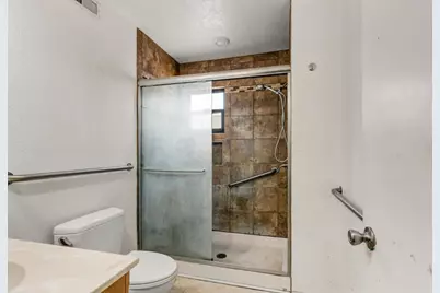 3327 Eisenhower Drive, Sacramento, CA 95826 - Photo 21