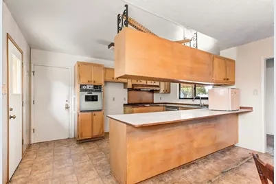 3327 Eisenhower Drive, Sacramento, CA 95826 - Photo 11