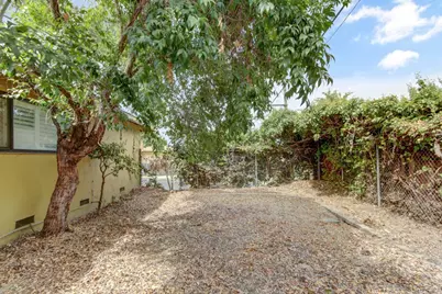 3327 Eisenhower Drive, Sacramento, CA 95826 - Photo 31