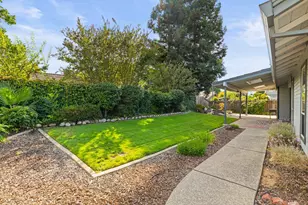 9236 Whittemore Dr, Elk Grove, CA 95624 - Photo 49