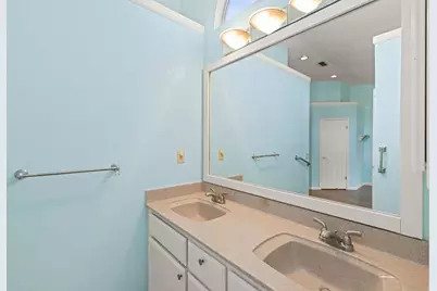 9236 Whittemore Drive, Elk Grove, CA 95624 - Photo 43