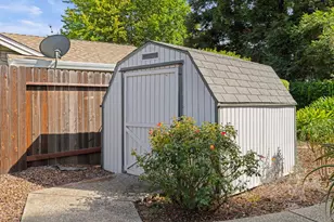 9236 Whittemore Dr, Elk Grove, CA 95624 - Photo 47