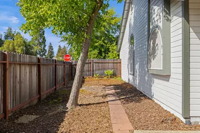 9236 Whittemore Drive, Elk Grove, CA 95624 - Photo 55