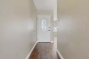 3031 W Loyola Ct, Visalia, CA 93277 - Photo 7