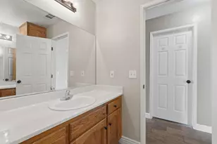 3031 W Loyola Ct, Visalia, CA 93277 - Photo 25