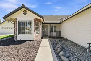 3031 W Loyola Ct, Visalia, CA 93277 - Photo 5