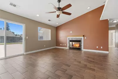 3031 W Loyola Court, Visalia, CA 93277 - Photo 9