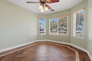 3031 W Loyola Ct, Visalia, CA 93277 - Photo 13