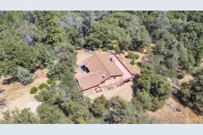 7570 Van Pooka Court, Somerset, CA 95684 - Photo 9