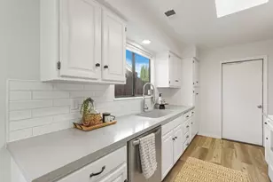 114 Evelyn Ct, Woodbridge, CA 95258 - Photo 11