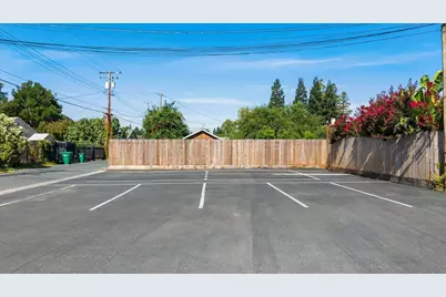 300 W Oak Street, Lodi, CA 95240 - Photo 9