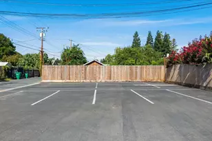 300 W Oak St, Lodi, CA 95240 - Photo 9